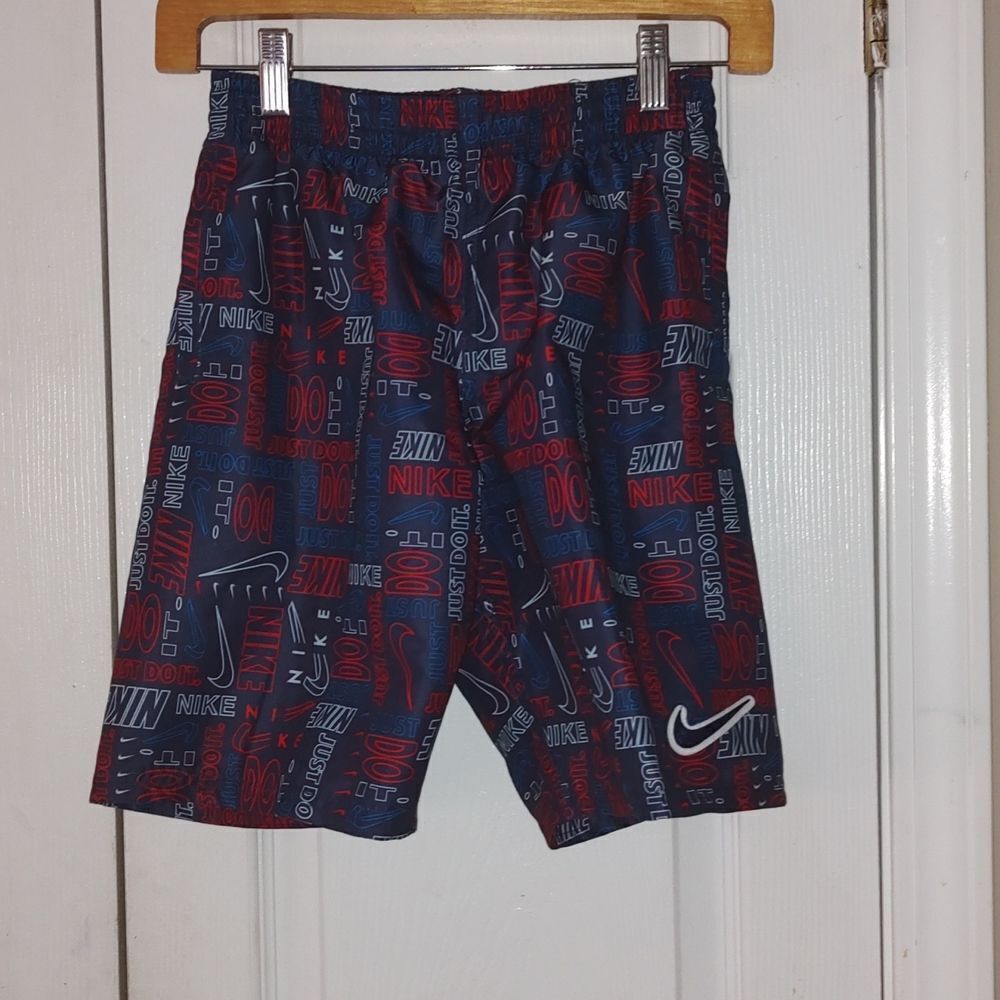 Nike Boys' Logo Mash-Up Breaker 8” Volley Shorts Swim Trunks   Sz M  NWT